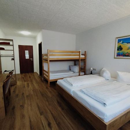 Hotel Sonnenkeller Новый-Ульм Экстерьер фото