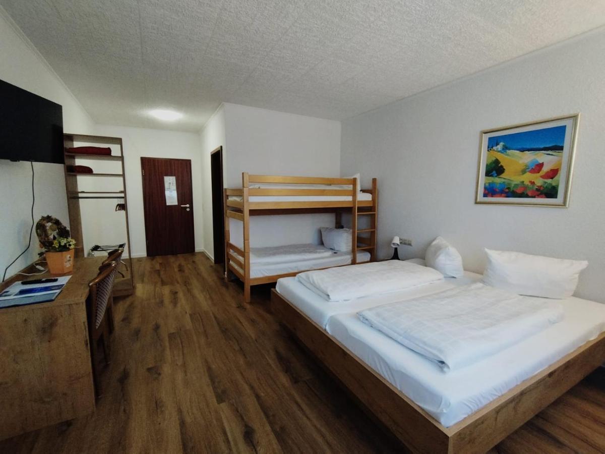 Hotel Sonnenkeller Новый-Ульм Экстерьер фото