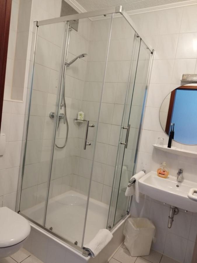 Hotel Sonnenkeller Новый-Ульм Экстерьер фото